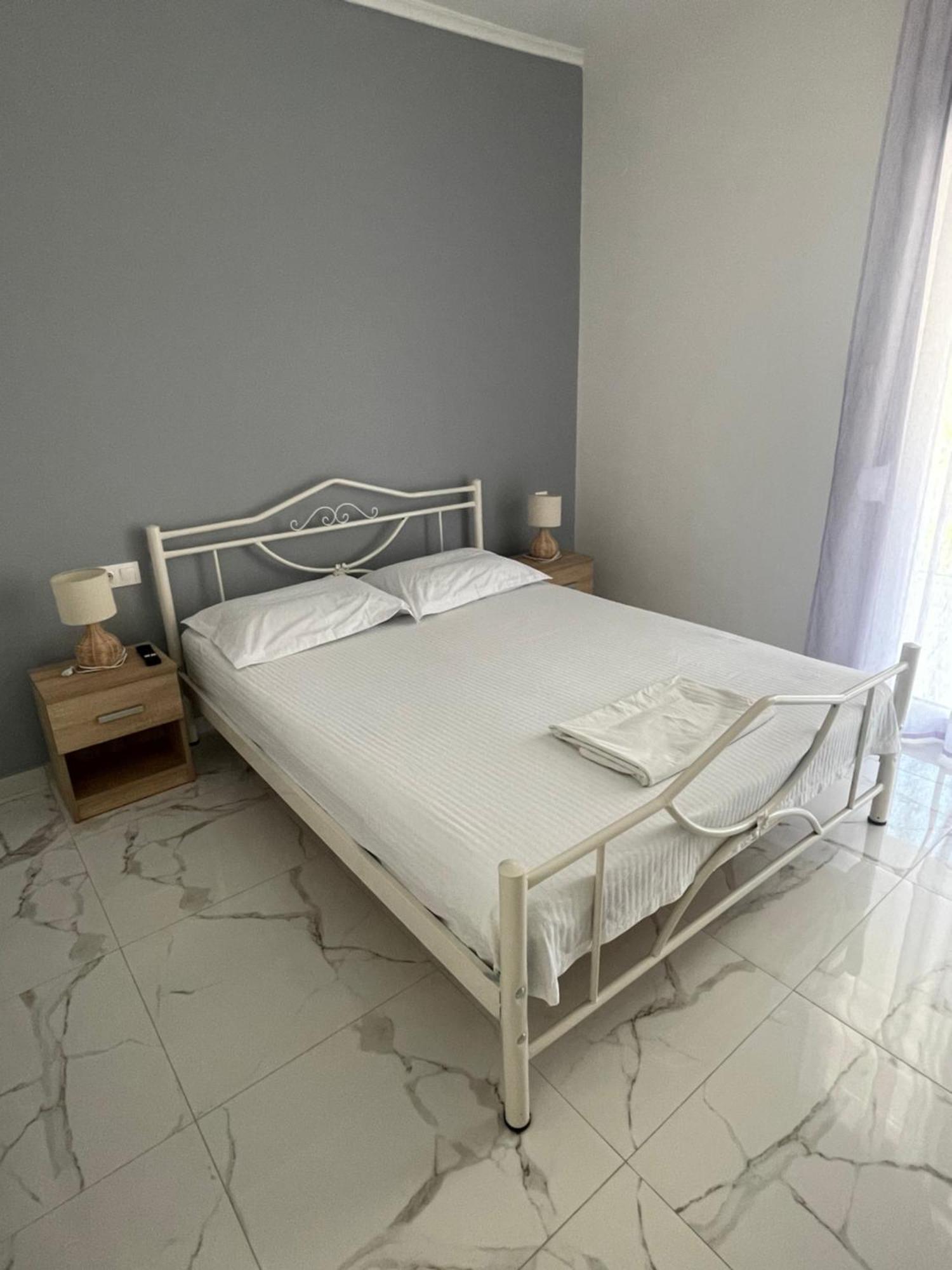 Antonis Apartment Paralia Dionisiou Pokój zdjęcie